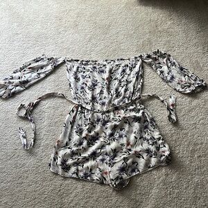 American Eagle Strapless Romper with side sleeves